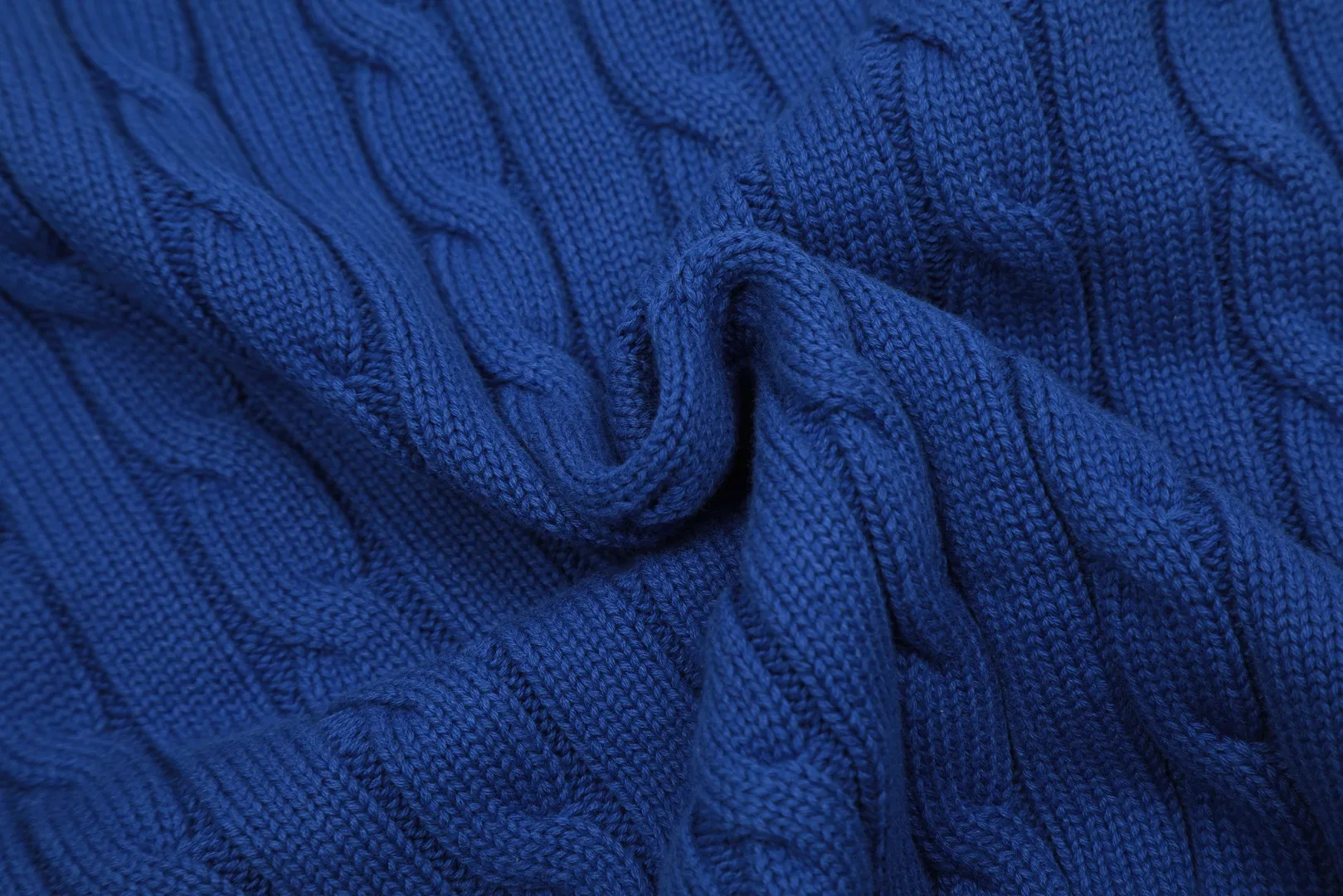 🅿️160 "Top quality" Style number: DS002# (not off the shelves all year round) [Ralph Lauren round neck solid color pony embroidered logo knitted short sleeves] ✅Ralph Lauren classic basic versatile knitted short sleeves for all seasons ✅Main supplier platform live broadcast Wholesale entities Replenish when out of stock Not off the shelves ✅ZP quality 1:1 version Scan the code to enter the GF website Counter quality ✅Detailed quality is the only one in Guangzhou Imported quality cotton yarn, focusing on high-end, cost-effective, good quality needless to say ✅The version is restored to the original order, the maximum size can be worn up to 160 pounds, loose, comfortable and stress-free ✅The upper body is simple and easy to match, a must-have for goddess ootd, good-looking clothes are never picky, a must-have in the goddess’ wardrobe Size: S-XL Color: Black White Gray Light Blue Light Pink Colorful Blue Khaki Bright Yellow Fruit Green Milk Apricot Wood Green Taro Purple Chinese Red Anchor Red Navy Red Label Navy Blue White Label